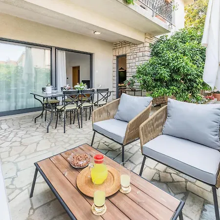 Apartment Lovely In With Wifi Fazana